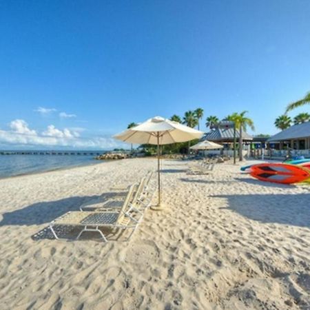 Charming One Bedroom Resort-Style Studio With Pool And Beach Access Ruskin Bagian luar foto